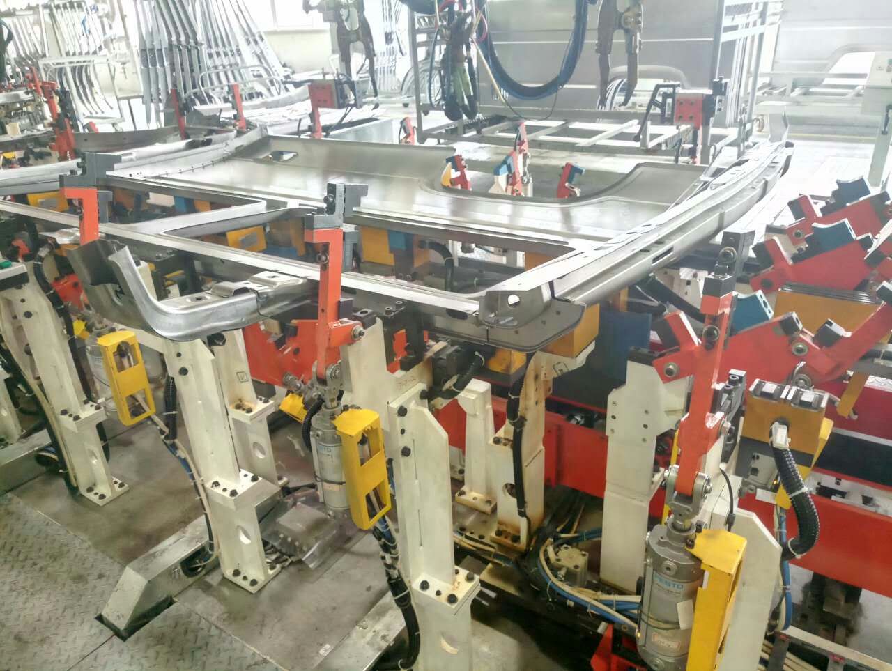 Magnetic Welding Clamps in Automobile Manufacturing Assembly - HVR MAG