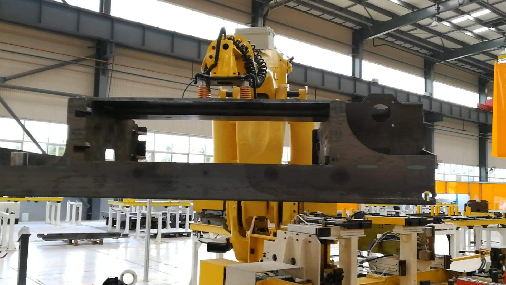 Pick and Place Magnet on Robot Arm Lifting Steel Workpiece for Welding - HVR MAG