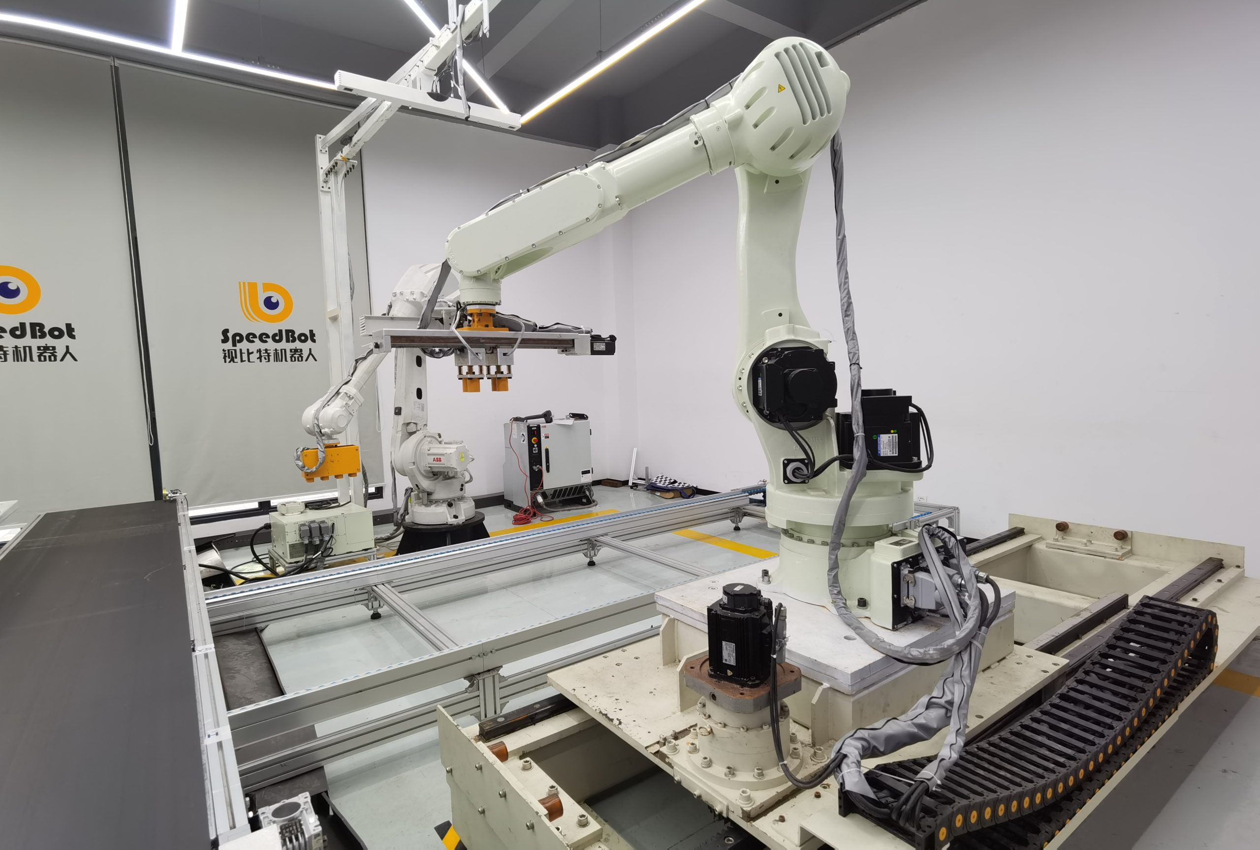 HVR MAG magnetic gripper & Speedbot Robot - magnetic pick and place in sorting line
