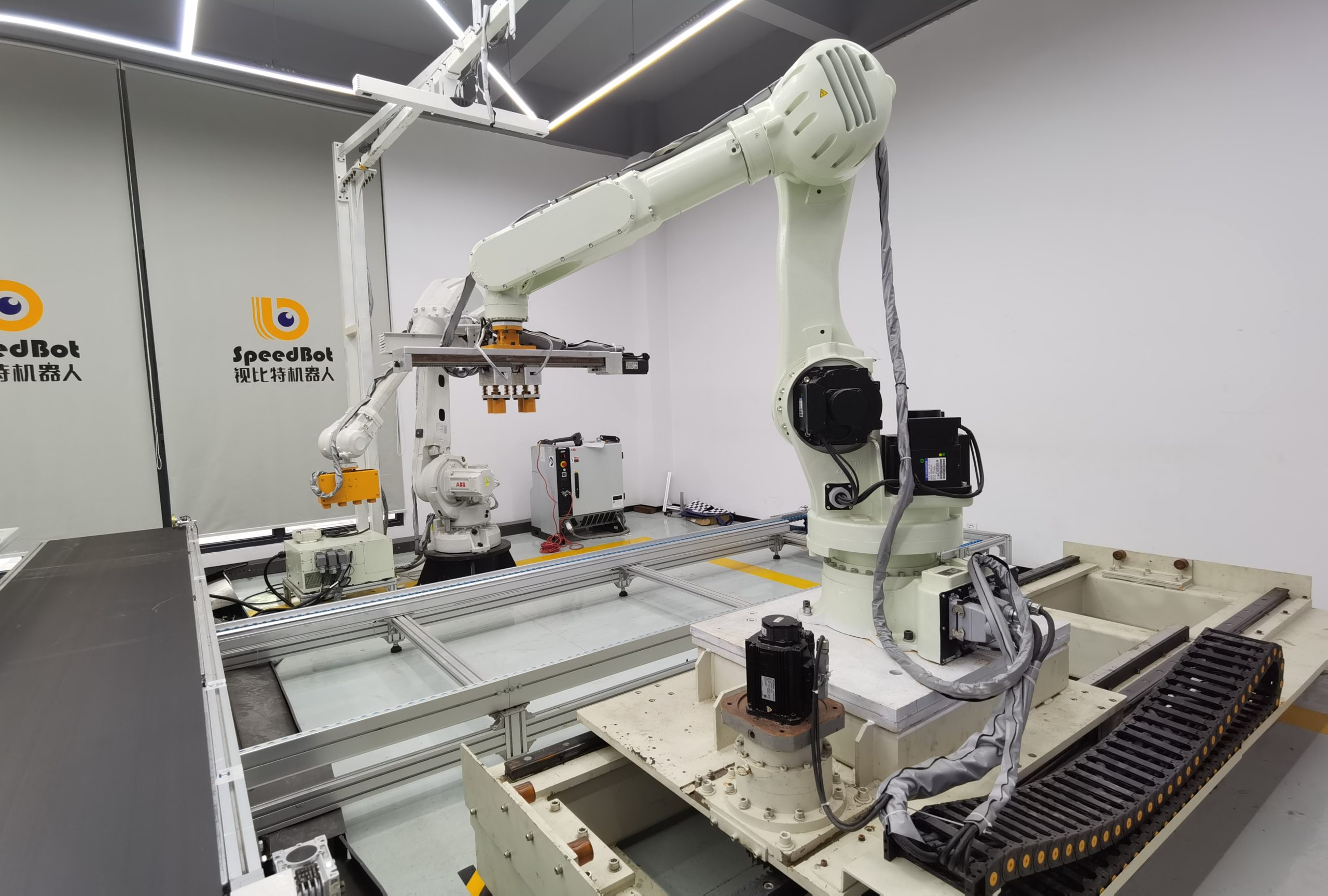 HVR MAG magnetic gripper & Speedbot Robot - magnetic pick and place in sorting line