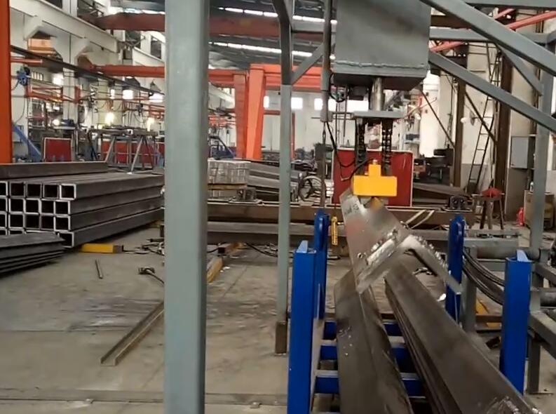 Magnet Palletizer - Loading/Unloading Steel Angle for Combined Machine Tool | HVR MAG