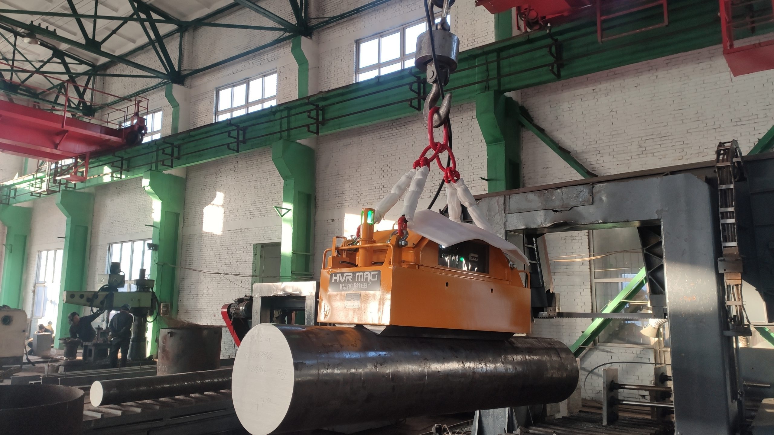 Below the hook lifting device for Steel Rod - magnetic lifter