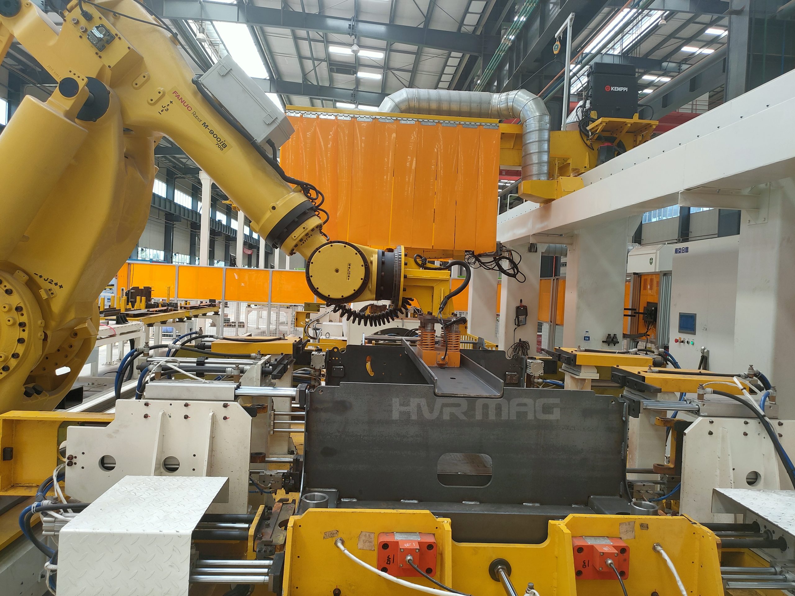 Chassis frame welding process with grippers HVR MAG