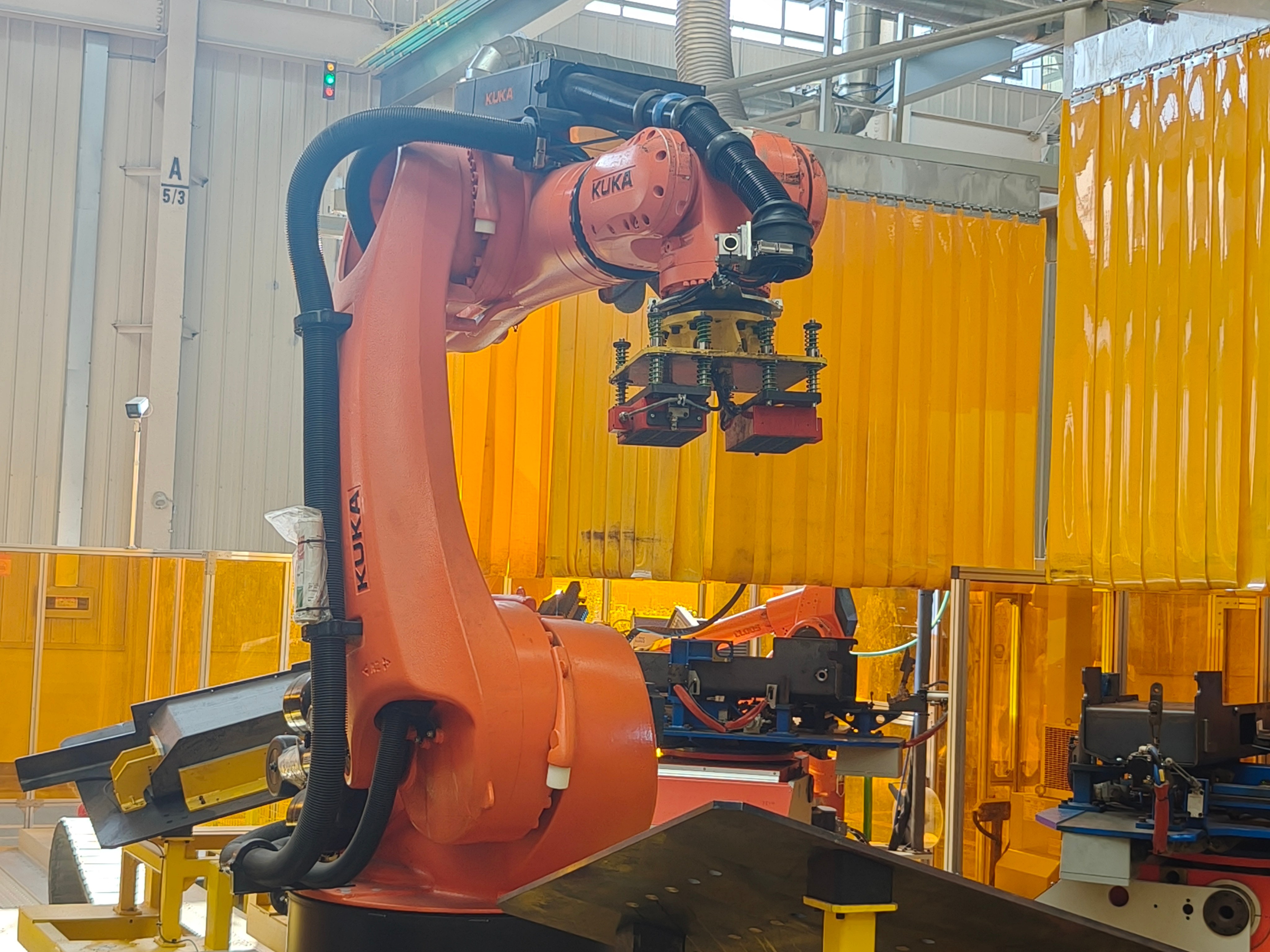 High-Efficiency Automation Gripper for Forklift Fuel Tank Assembly